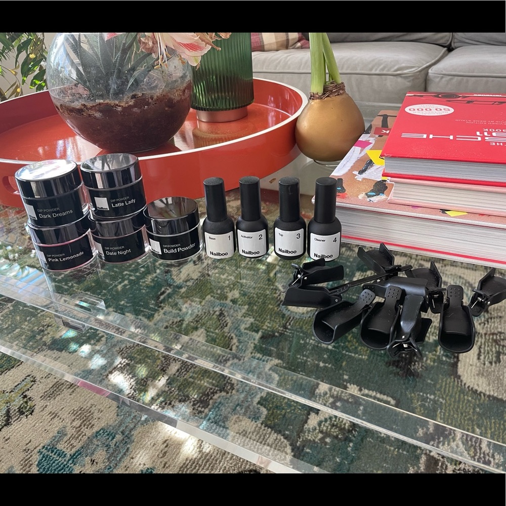 Nailboo at home gel kit
